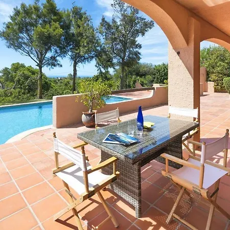Lovely 4 Bedroom Country Ac And Private Pool Yet Just 800m From The Nearest Beach Villa *