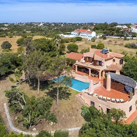 Lovely 4 Bedroom Country Ac And Private Pool Yet Just 800m From The Nearest Beach