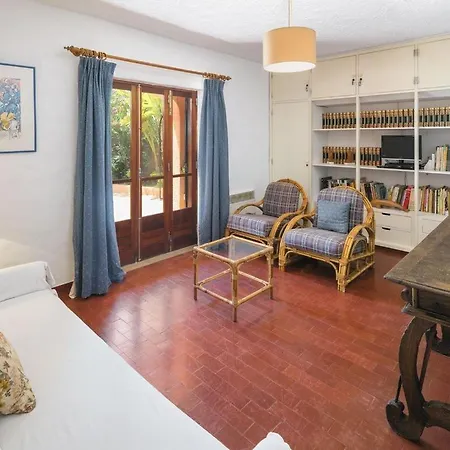 Lovely 4 Bedroom Country Ac And Private Pool Yet Just 800m From The Nearest Beach 别墅 *