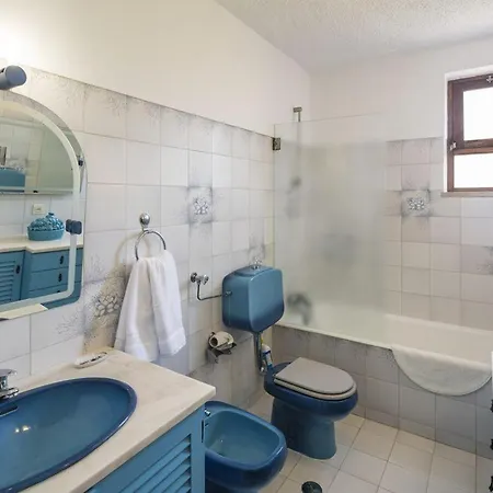 Lovely 4 Bedroom Country Ac And Private Pool Yet Just 800m From The Nearest Beach